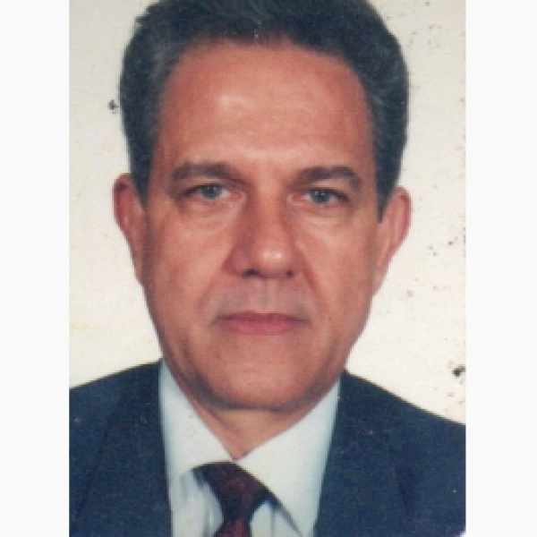 Dr. DOUGLAS QUINTERO